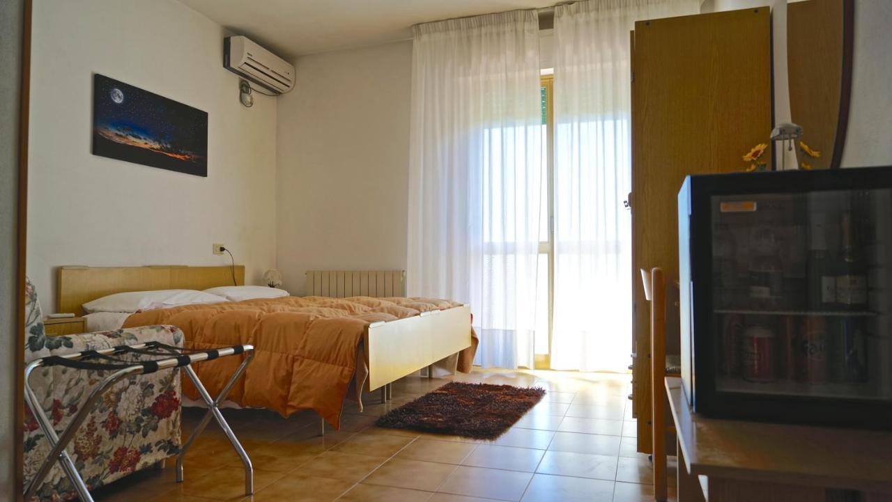 La Piccola Siesta B&B Сант'Альбино Экстерьер фото